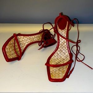 Authentic GUCCI, need I say more? Tie around the ankle.